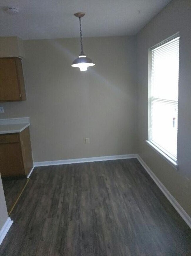 Photo - 4904 Saddlebrook Ln Unit 4