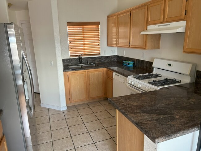 Photo - 1050 E Cactus Ave Unit #2036