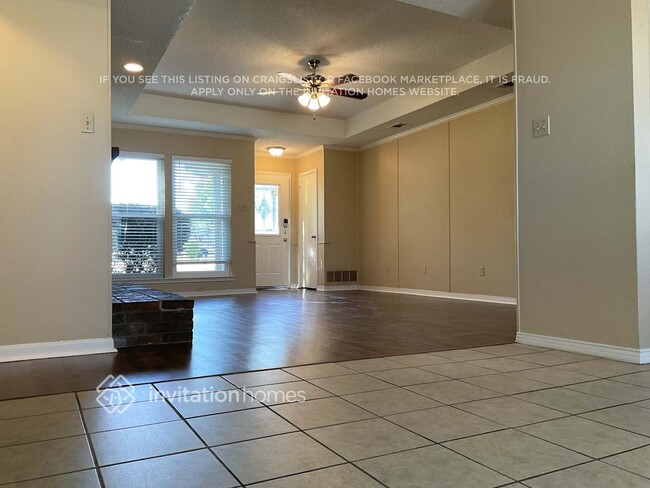 Photo - 525 E Jay Ct