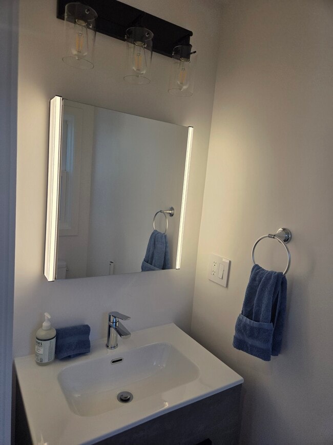 Photo - 2161 N Valley St