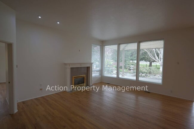 Photo - No step entry 2 bed, office, 2 bath, 2 car garage on 1.28 acres