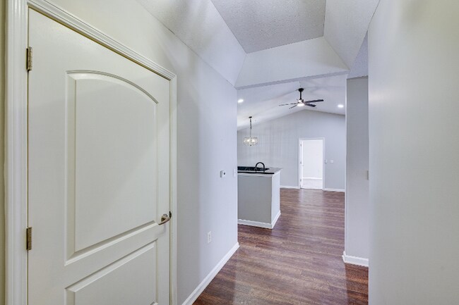 Photo - 1695 Berrancher Dr