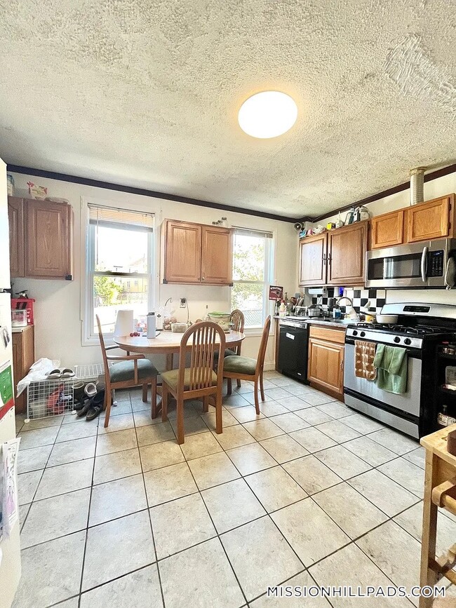 Photo - 205 Hillside St Unit 1