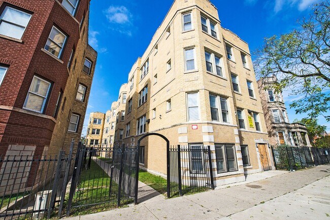 1236 S Lawndale