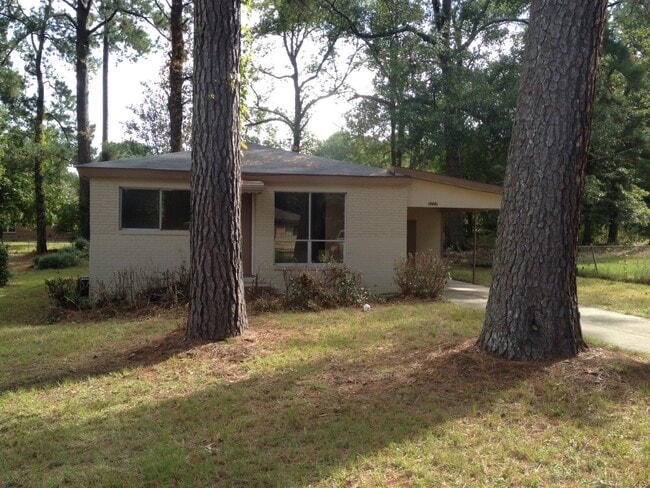 Building Photo - **ON HOLD**3 Bedroom / 1 Bathroom Home for Rent in East Columbus, GA***