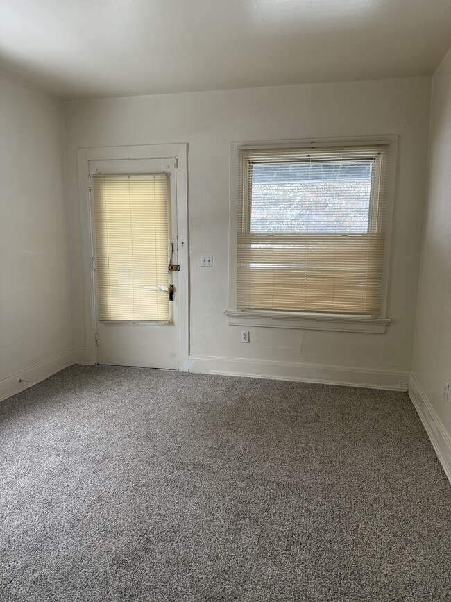 Photo - 543 Grafton Ave