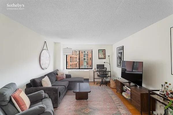Building Photo - 300 Rector Pl Unit 6B