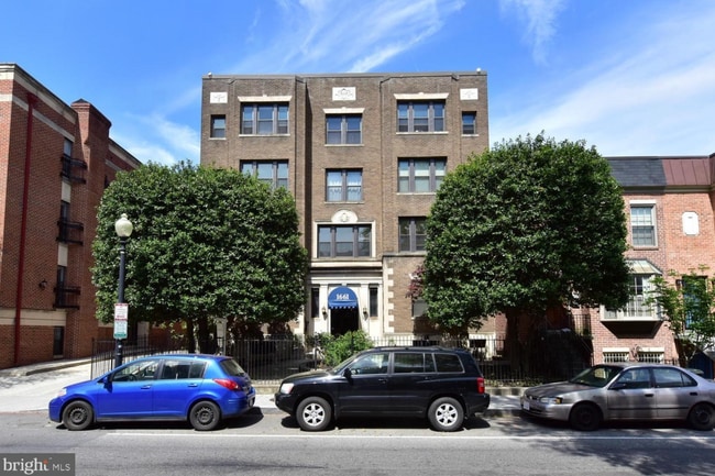 Building Photo - 1661 Park Rd NW Unit 101