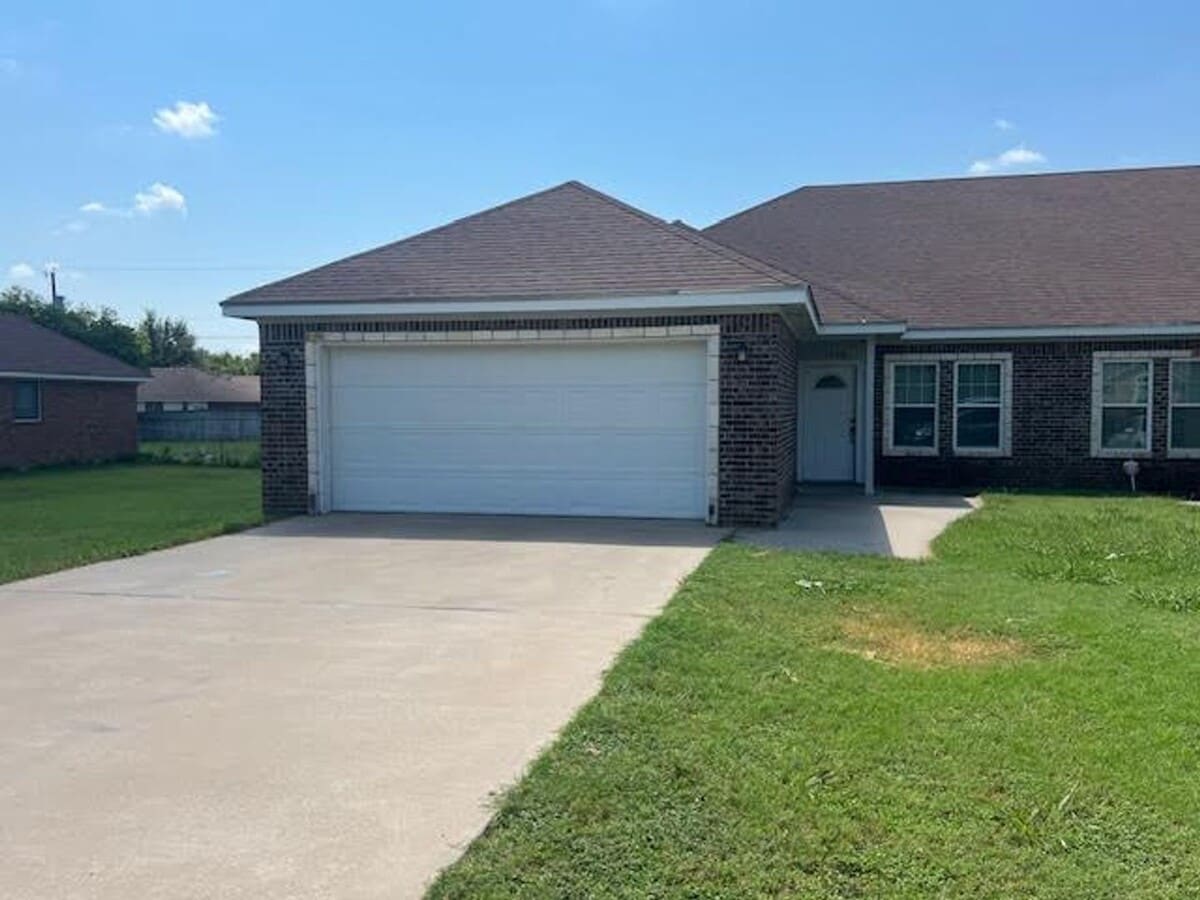 Photo - 195 Ashland Dr House