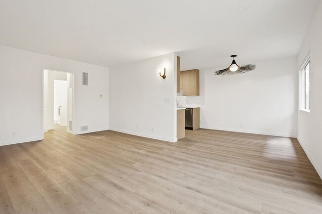 3663 Mentone Ave Unit 02