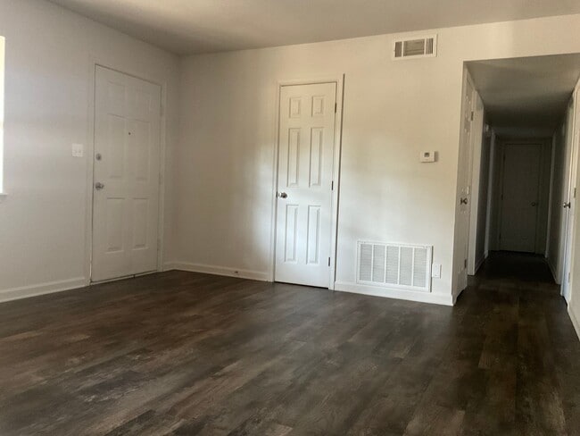 Photo - $1,200.00 Move-in-Special