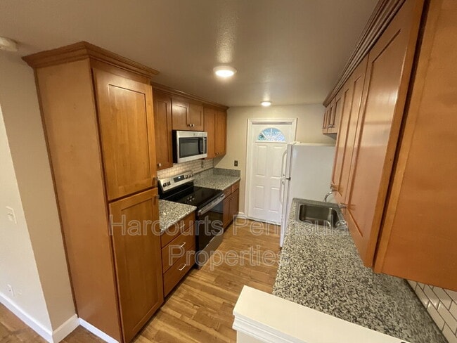 Photo - 1742 Anderson St