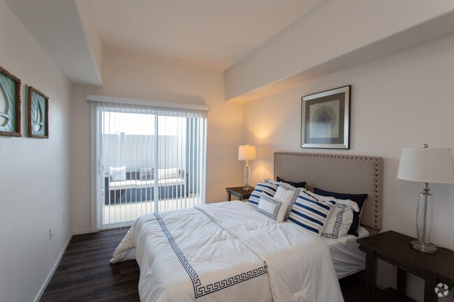 2 BR, 2 BA - 900 SF - Mariners Landing