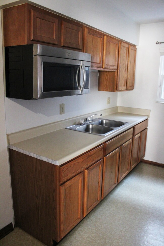 Photo - 1458 Highland St