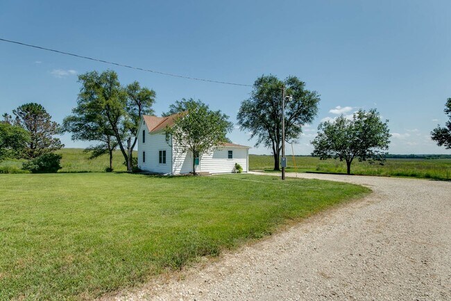 Photo - Country House in the Rock Creek School Dis...