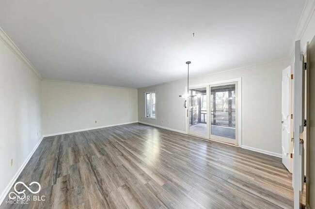 Photo - 5525 Roxbury Terrace