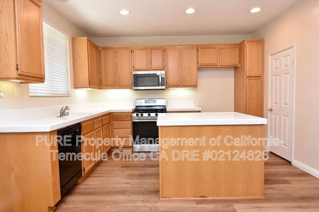 Photo - 38285 Sevilla Ave