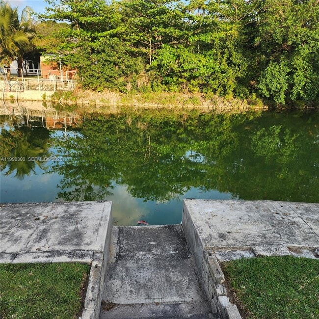 Photo - 3325 S Lake Dr