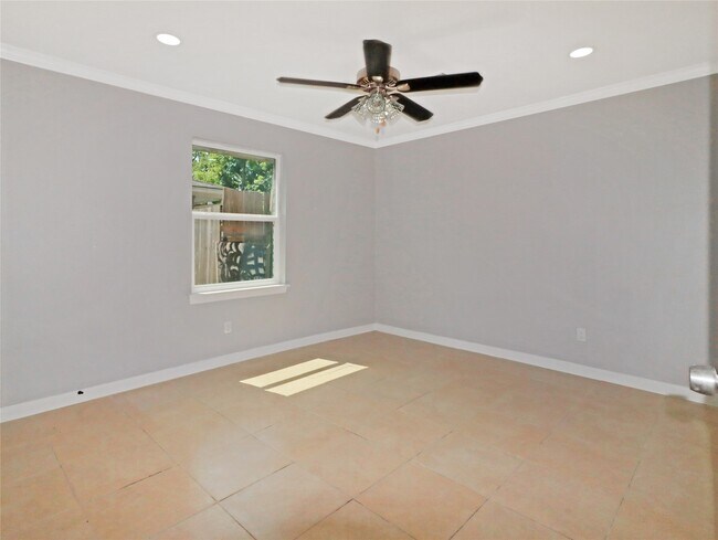 Photo - 8711 Shadow Crest St