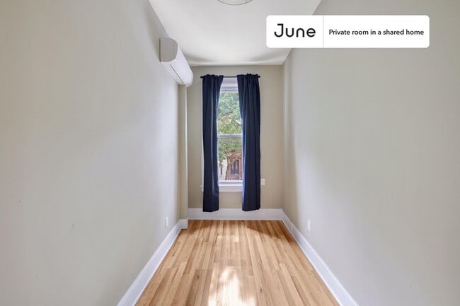 Room in Shared 5 bed/2 bath home in Sunset Park