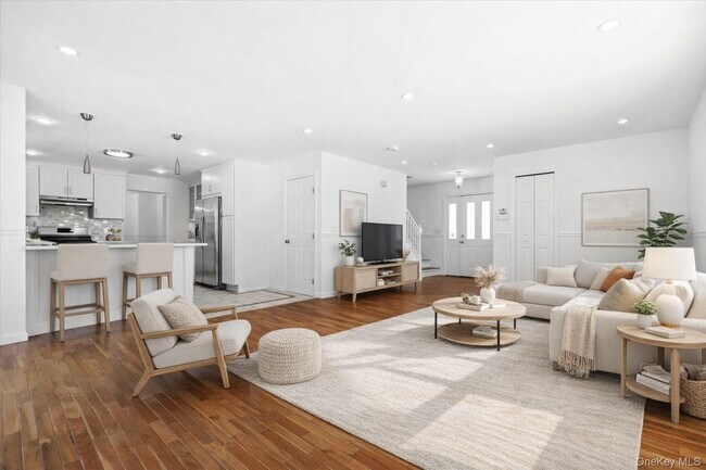 Photo - 44 Greenvale Cir