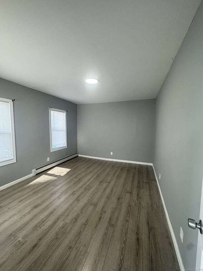 Photo - 290 Orange St Unit 1