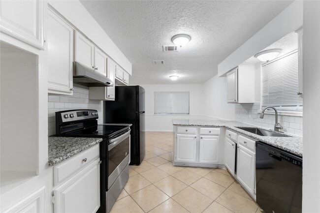 Photo - 4927 Glendower Dr