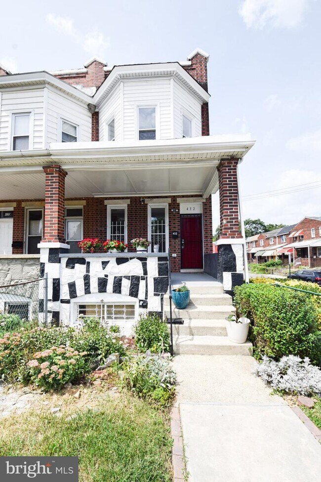 Photo - 432 N Hilton St Townhome