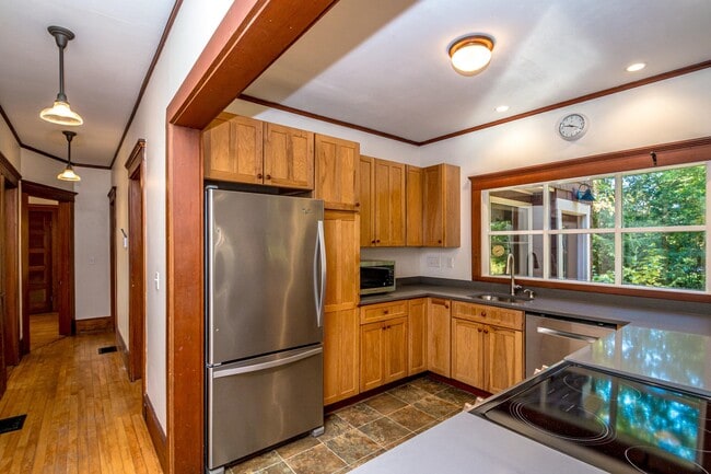 Photo - 44 Neighbors Row