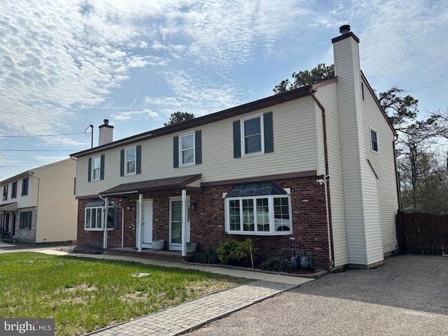 Building Photo - 148 Bayshore Dr