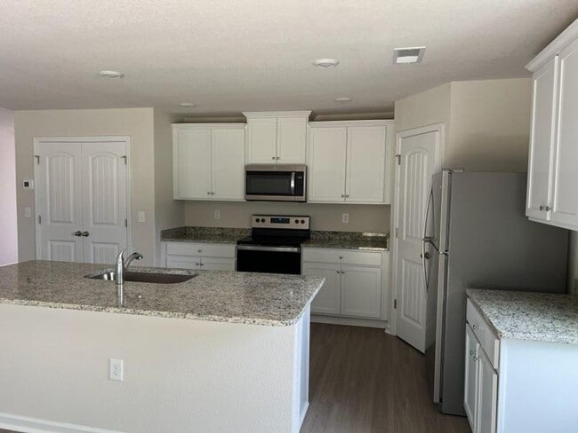 Photo - Spacious Home minutes from Uptown and the Charlotte Douglass Airport!