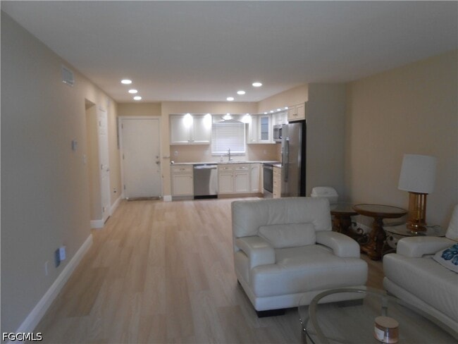 Photo - 357 Joel Blvd Unit 112