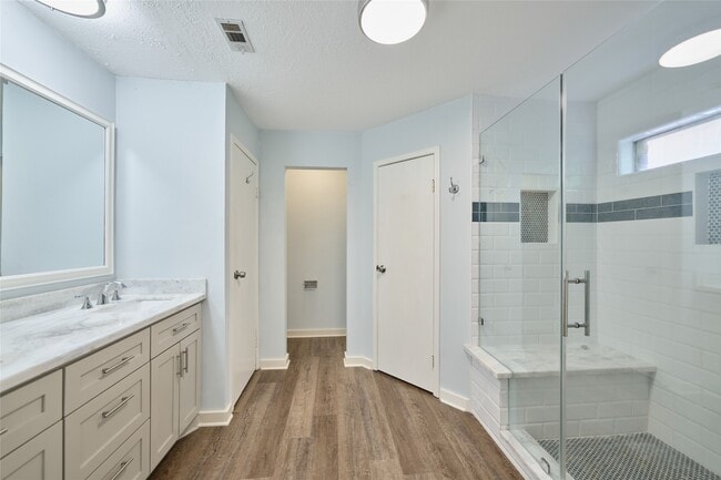 Photo - 5 N White Pebble Ct