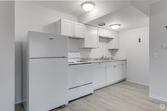 1BR, 1BA - 600 SF