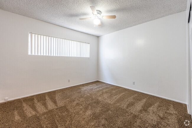 2BR, 1BA - 888SF - Bedroom
