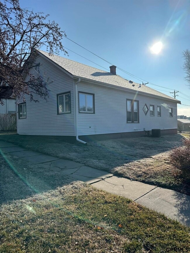 Photo - 507 2nd St House