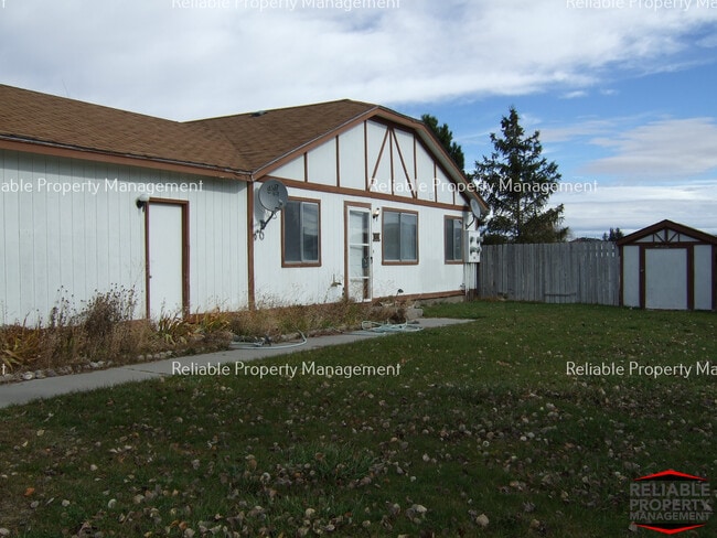 Building Photo - 209 S Adam Ln