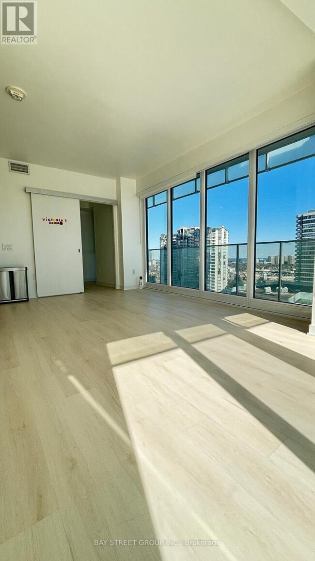 Photo - 3900 Confederation Pkwy Unit 1004