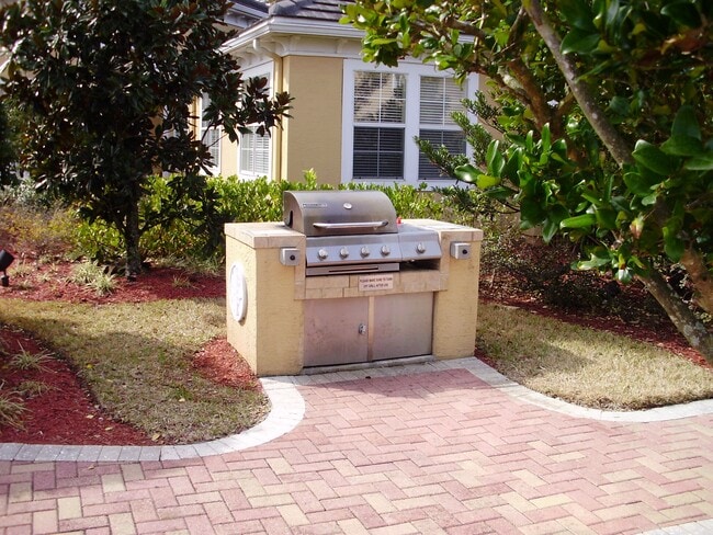 Mirabella Community Gas Grill - 10075 Gate Pky N Unit 1607