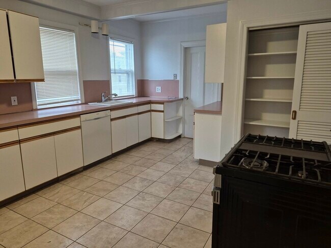 247-249-249 Park St Unit 2