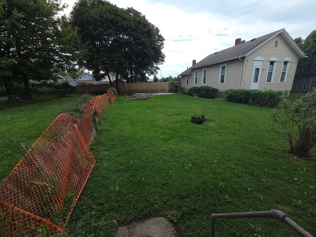 Photo - 227 E 12th St