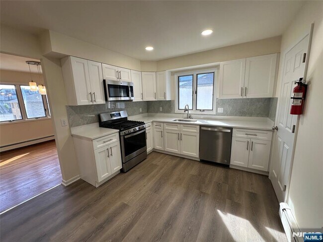 407 Jane St Unit 2