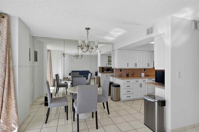 Photo - 2401 Collins Ave Unidad 1103