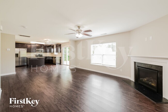 Photo - 1684 Castle Peak Dr