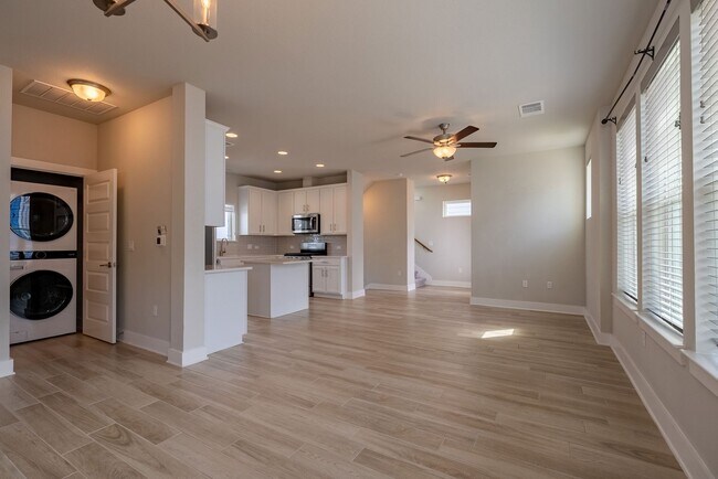 Photo - Beautiful 2 bedroom, 2.5 bathroom home in South East Austin!!!