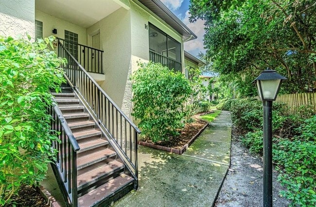 Building Photo - 3345 Crystal Ct E Unit H