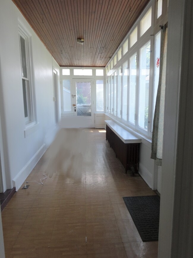 Building Photo - 403 School St Unit Ground Floor Rental