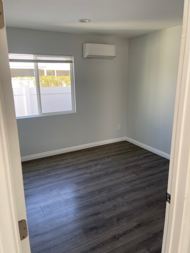 Photo - 10310 Montgomery Ave