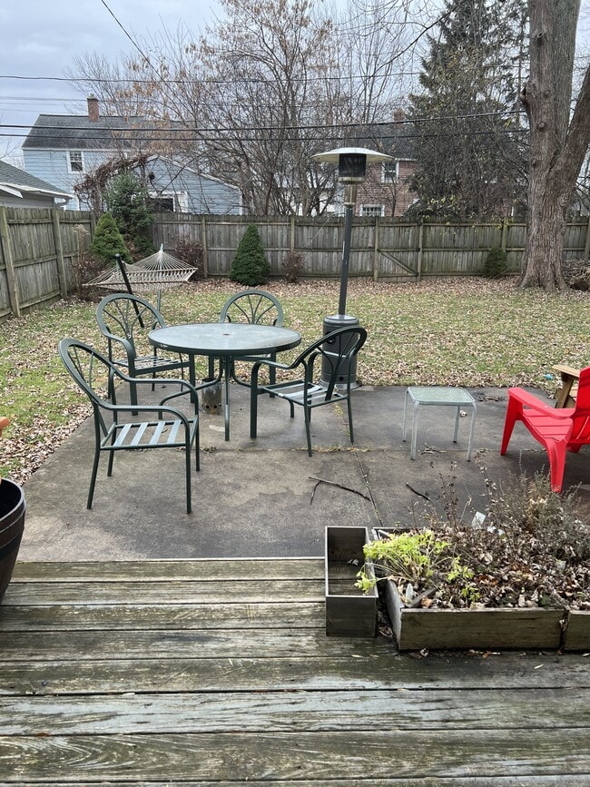 Photo - 131 Edgemont Rd