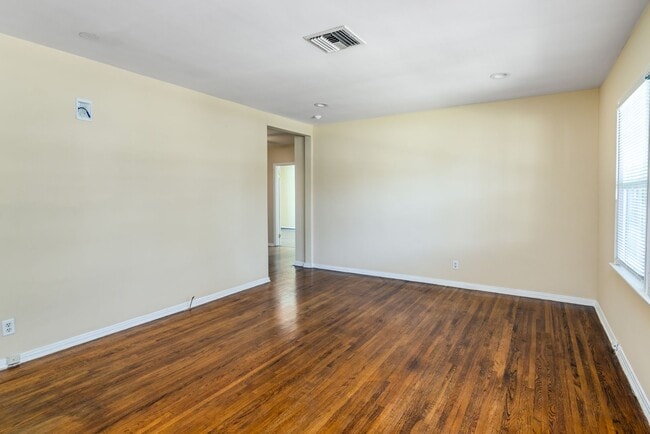 Photo - Charming 2-Bedroom Northridge Home with Pr...